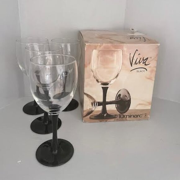 A Vintage Set of 4 Luminarc Wine Glasses With Black Stem Original Box France - Picture 1 of 7